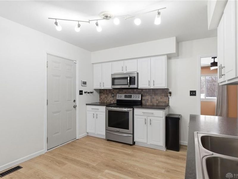 2307 Stop 8 Road, Dayton, OH 45414 Photo 9