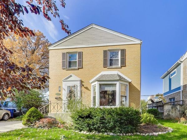 4222 N Claremont Avenue, Chicago, IL 60618