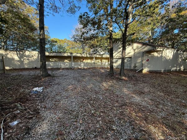 23 N Quarter Road , Westhampton, NY 11977