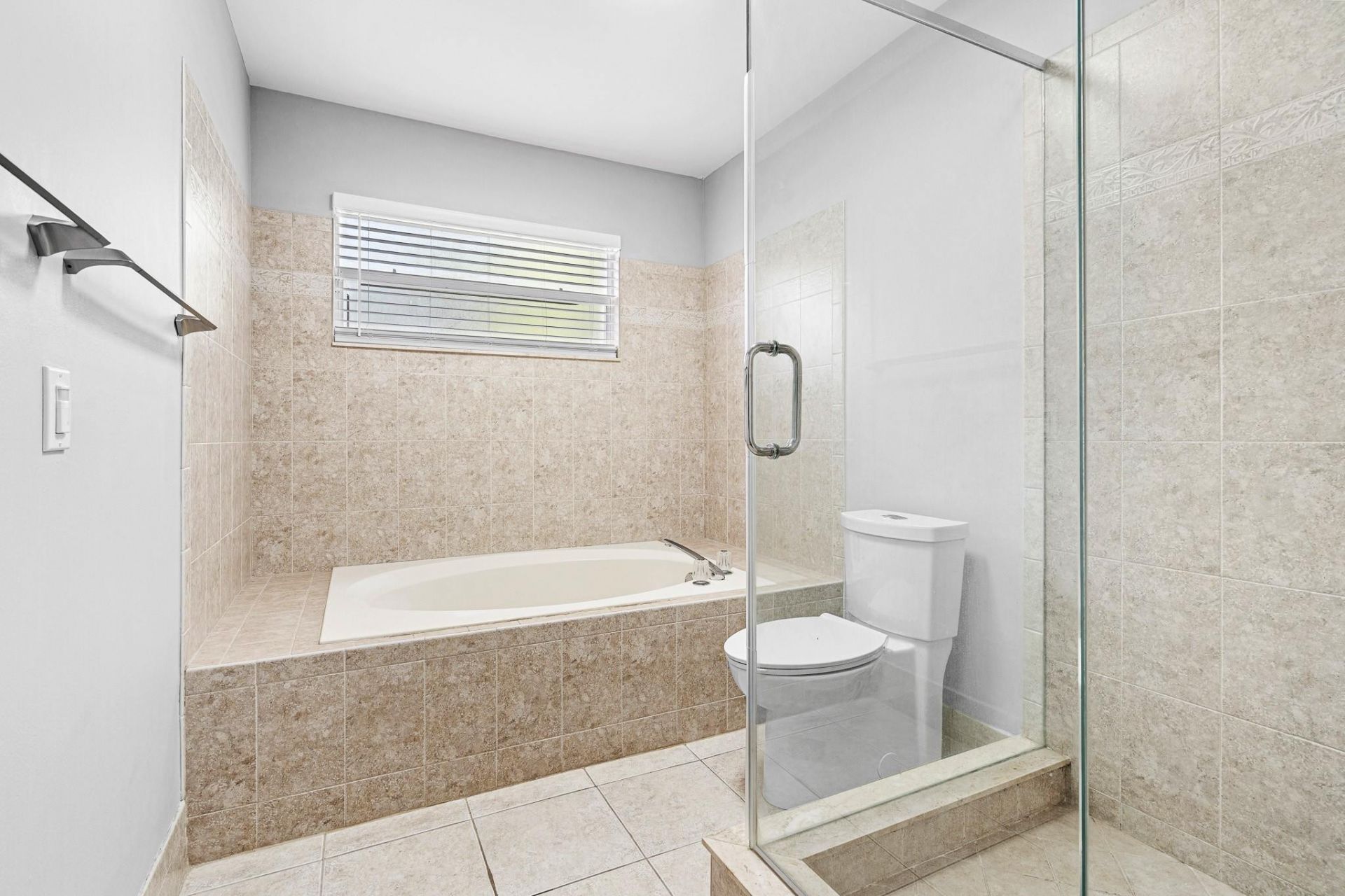 601 Lakeshore Terrace, Davie, FL 33325 Photo