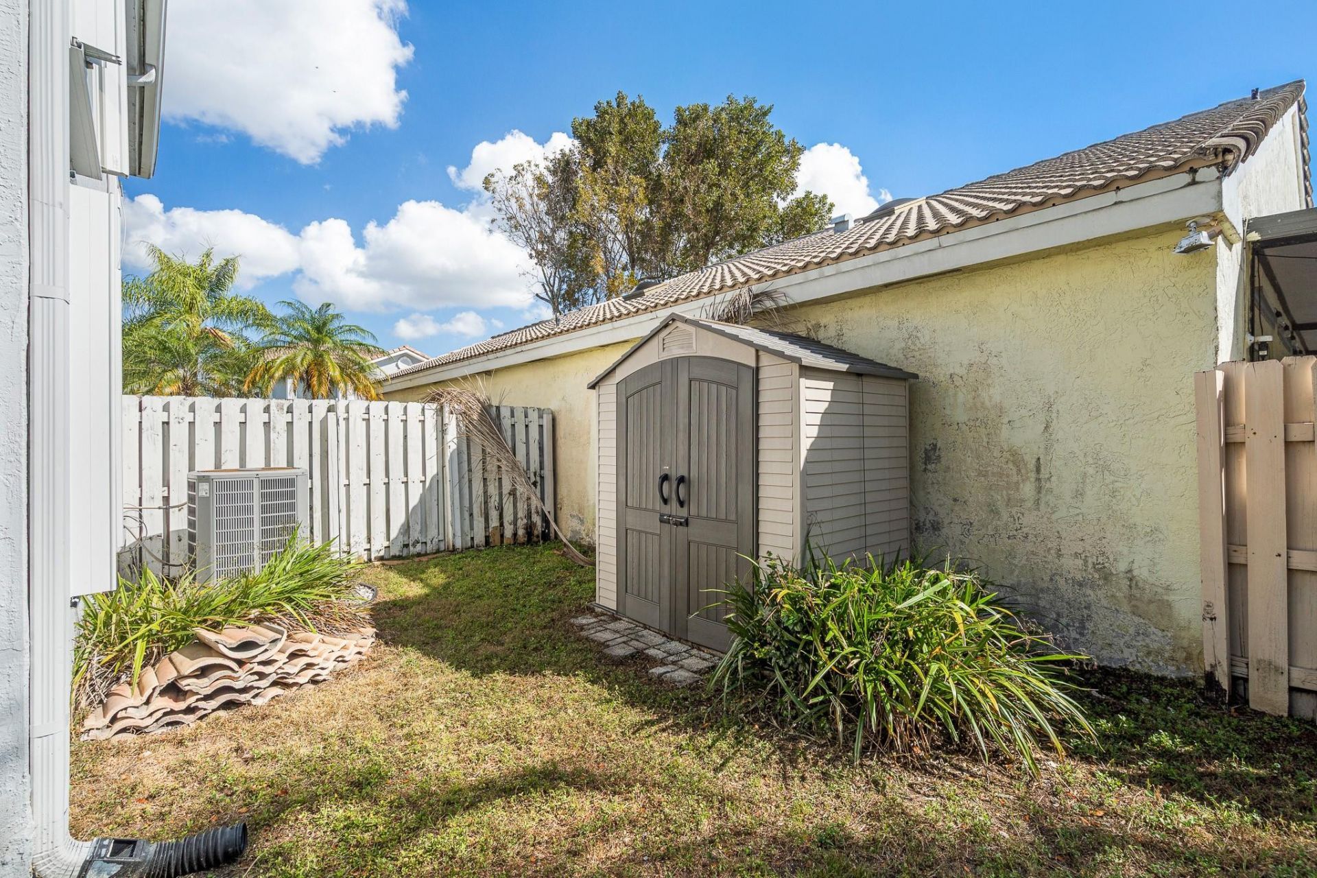 601 Lakeshore Terrace, Davie, FL 33325 Photo