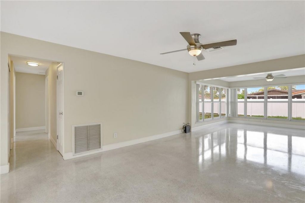 907 SE 12th Avenue, Deerfield Beach, FL 33441 Photo