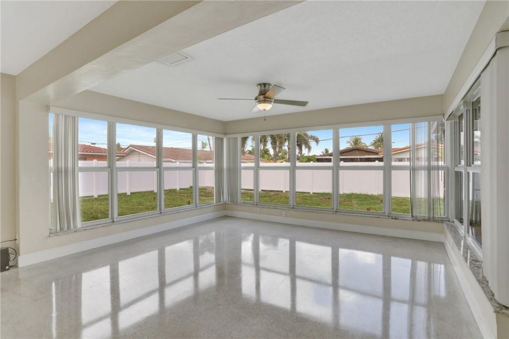 907 SE 12th Avenue, Deerfield Beach, FL 33441 Photo