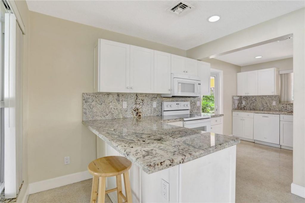 907 SE 12th Avenue, Deerfield Beach, FL 33441 Photo