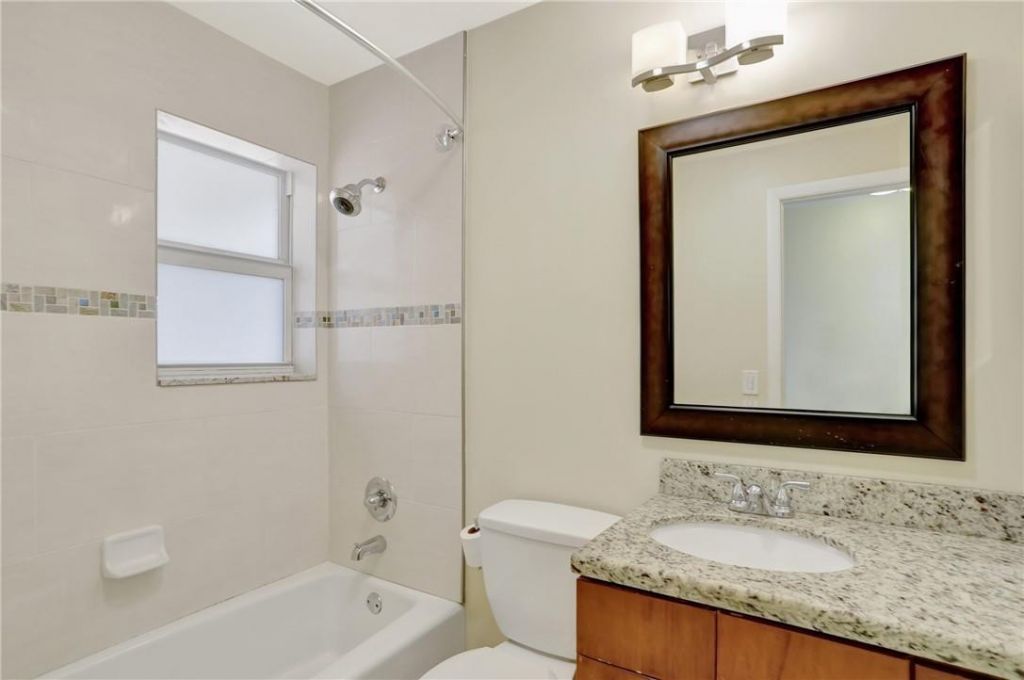 907 SE 12th Avenue, Deerfield Beach, FL 33441 Photo