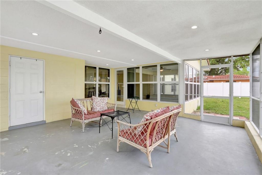 907 SE 12th Avenue, Deerfield Beach, FL 33441 Photo