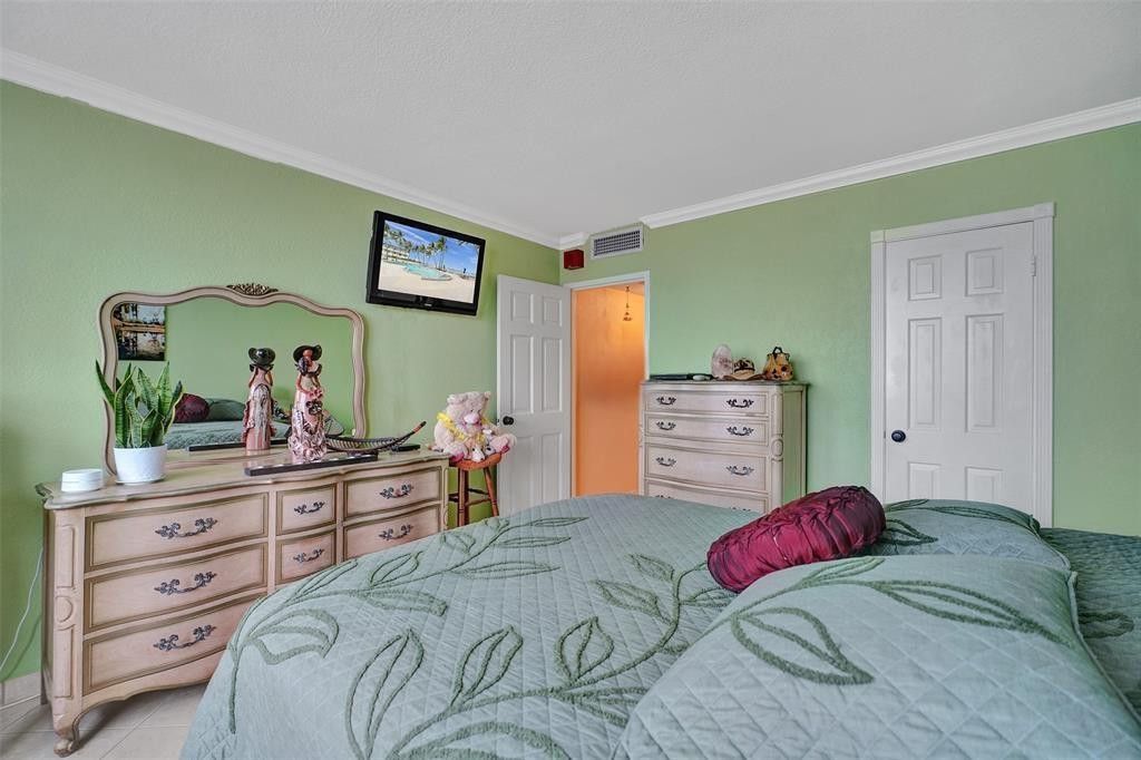 1865 79th St Causeway, Unit 16B, North Bay Village, FL 33141 Photo