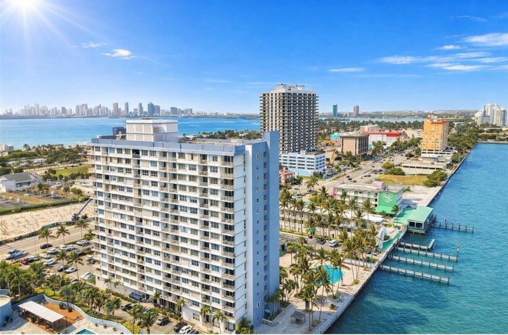 1865 79th St Causeway, Unit 16B, North Bay Village, FL 33141 Photo