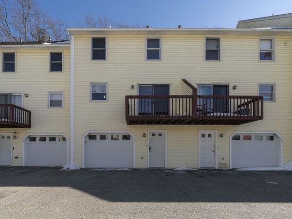 35 Albury Stone Circle, Nashua, NH 03063