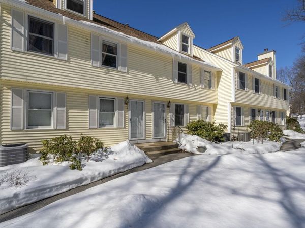 35 Albury Stone Circle, Nashua, NH 03063