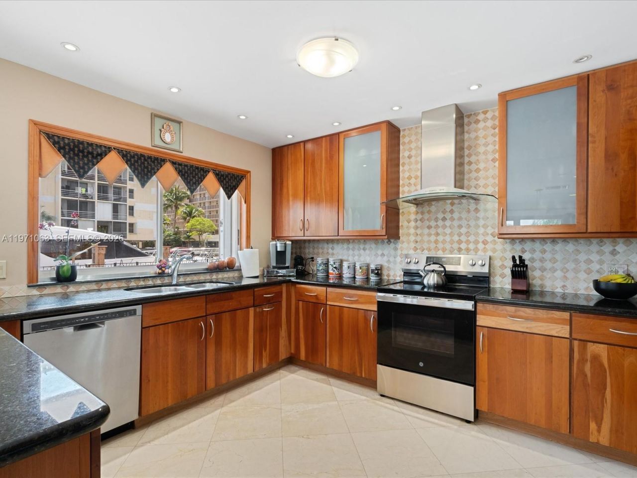 2930 NE 164th St , North Miami Beach, FL 33160 Photo