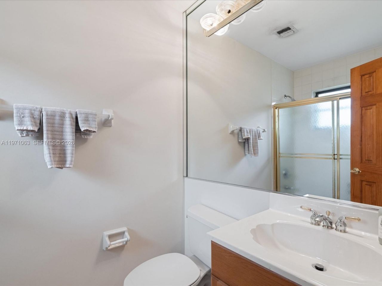 2930 NE 164th St , North Miami Beach, FL 33160 Photo