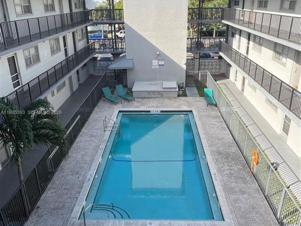 16215 NE 18th Ct , Unit 305, North Miami Beach, FL 33162