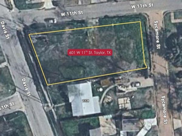 601 W 11th ST , Taylor, TX 76574