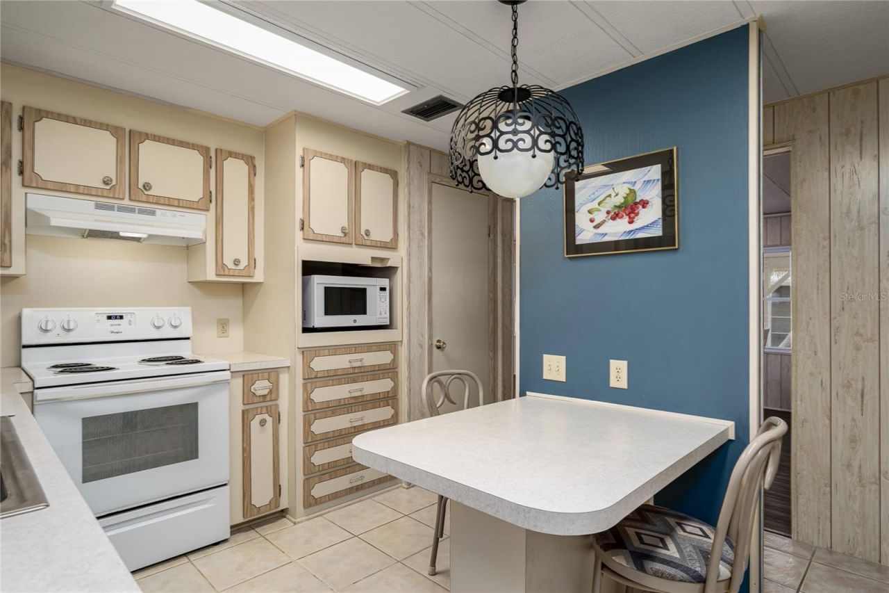 6710 36th Avenue E, Unit 8, Palmetto, FL 34221 Photo