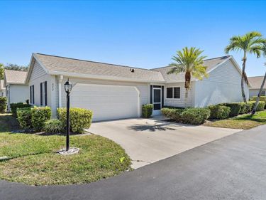 677 IRONWOOD CIRCLE, Unit 104, VENICE, FL 34292
