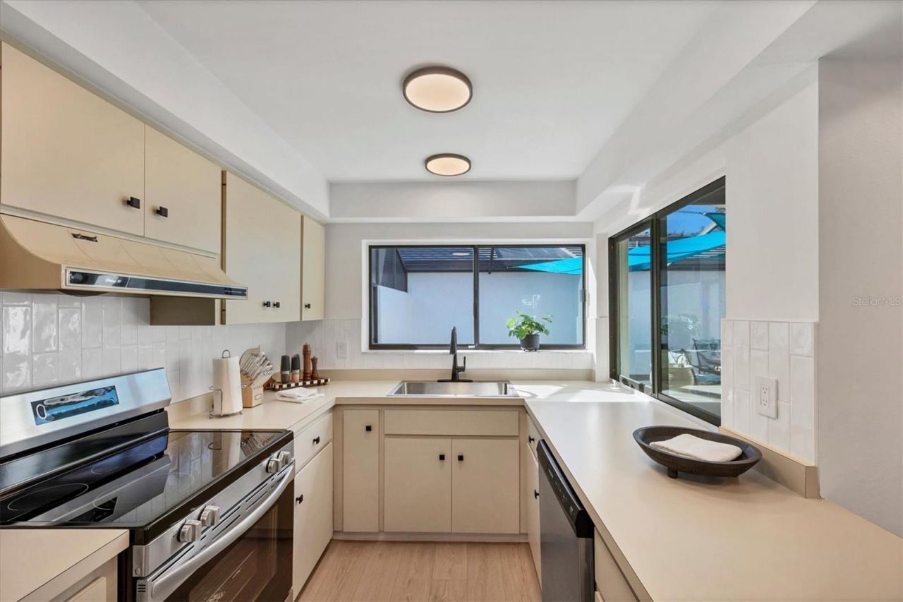 3919 Glen Oaks Manor Drive , Sarasota, FL 34232 Photo