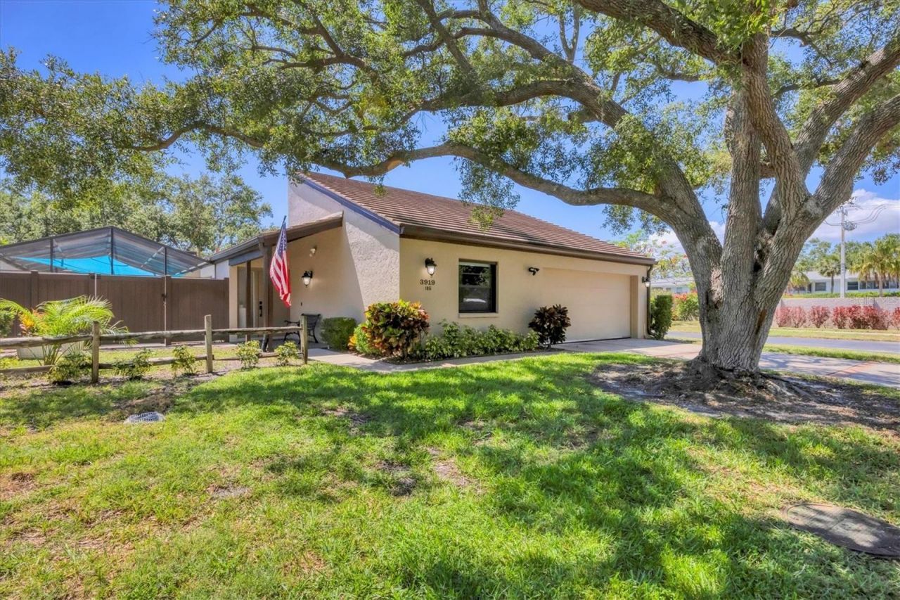 3919 Glen Oaks Manor Drive , Sarasota, FL 34232 Photo
