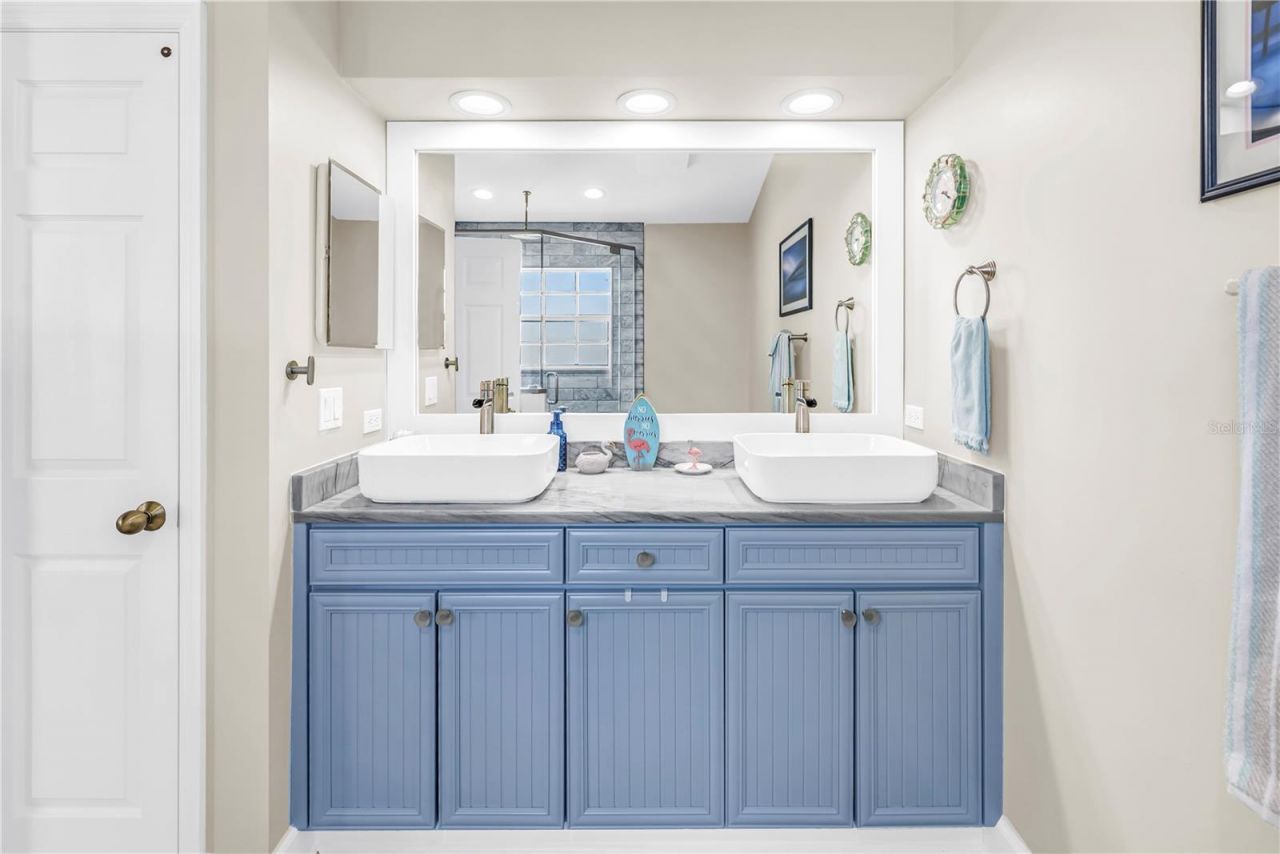 103 Bath Club Concourse, North Redington Beach, FL 33708 Photo