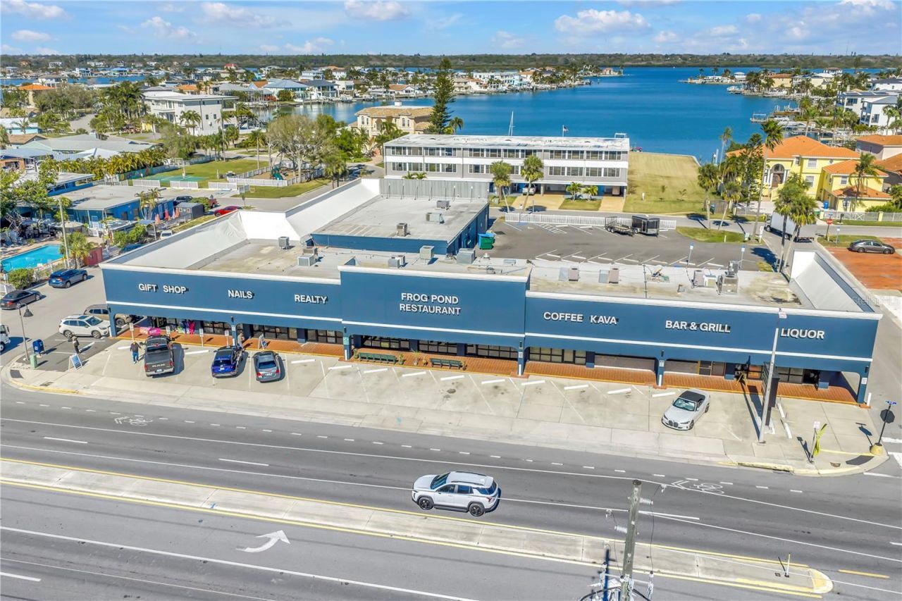 103 Bath Club Concourse, North Redington Beach, FL 33708 Photo