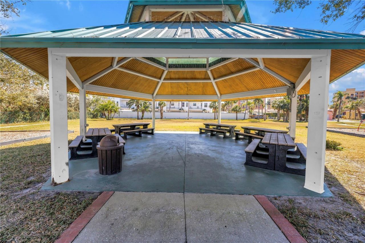 103 Bath Club Concourse, North Redington Beach, FL 33708 Photo