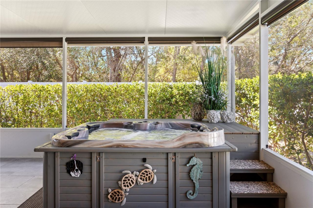 1974 Georgia Circle N, Clearwater, FL 33760 Photo