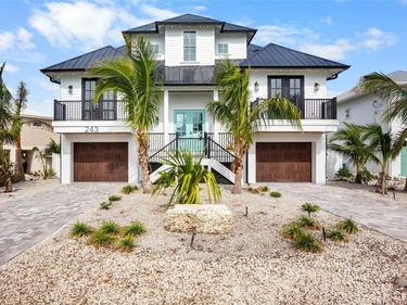 243 S HARBOR DRIVE, HOLMES BEACH, FL 34217