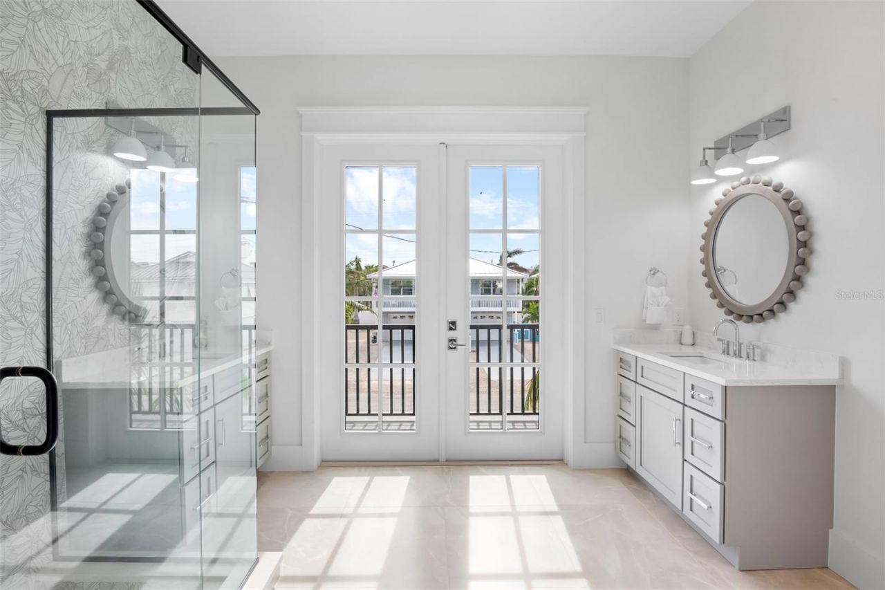 243 S Harbor Drive, Holmes Beach, FL 34217 Photo