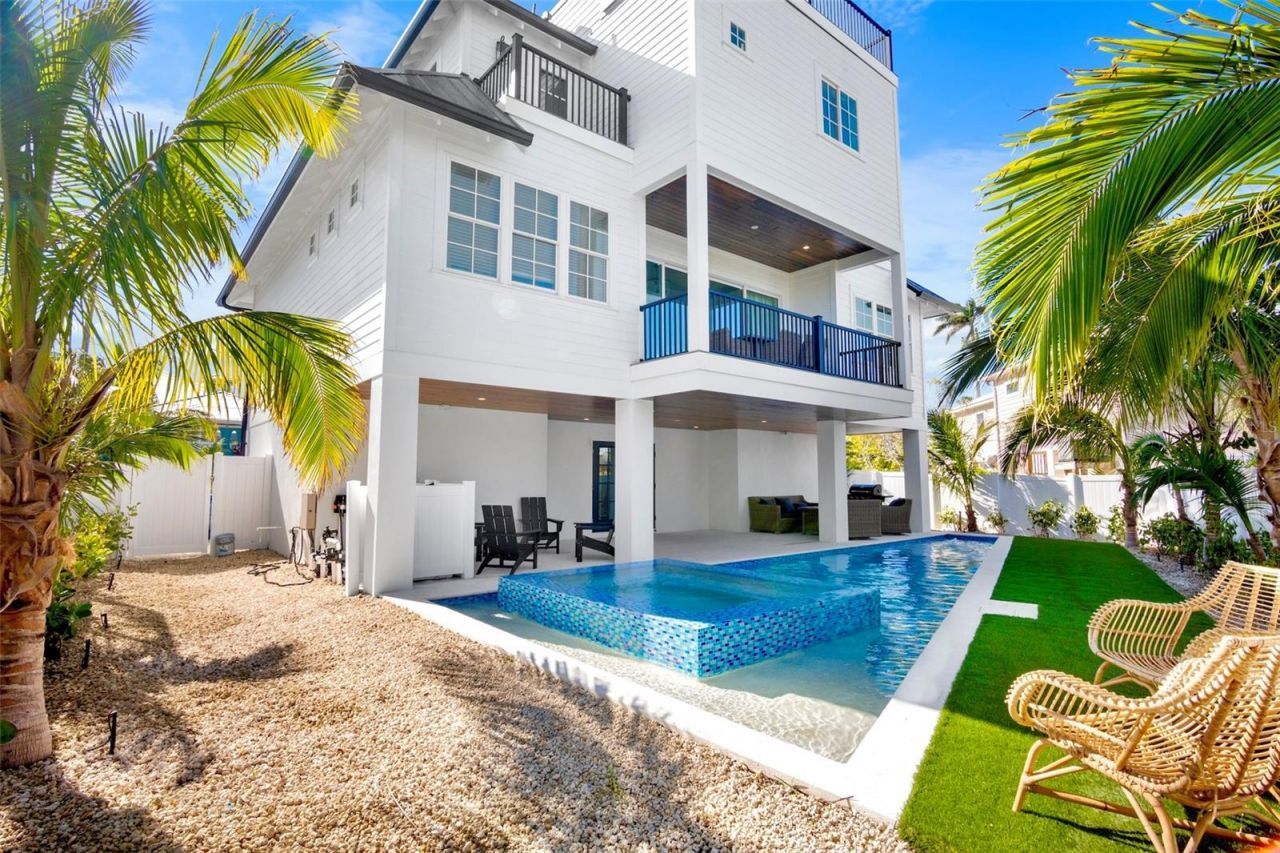 243 S Harbor Drive, Holmes Beach, FL 34217 Photo