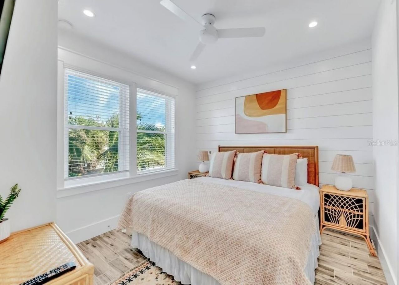 2403 Avenue C, Bradenton Beach, FL 34217 Photo