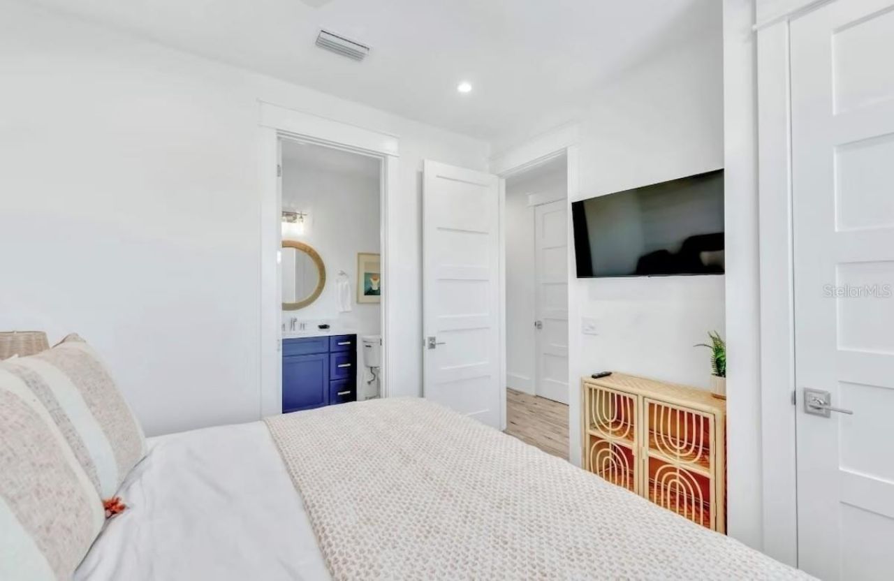 2403 Avenue C, Bradenton Beach, FL 34217 Photo