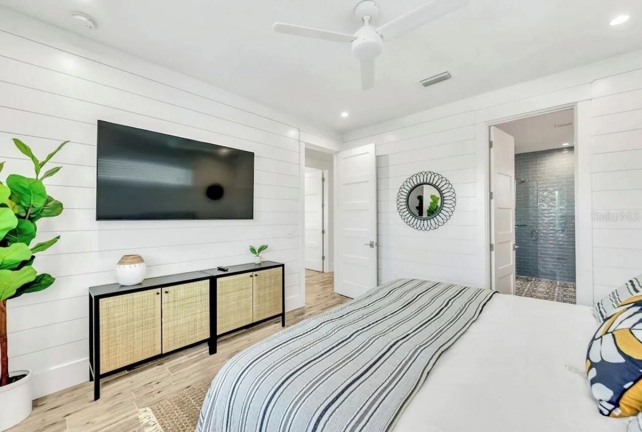 2403 Avenue C, Bradenton Beach, FL 34217 Photo