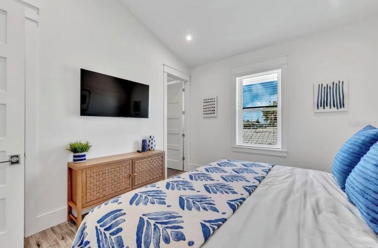 2403 Avenue C, Bradenton Beach, FL 34217 Photo