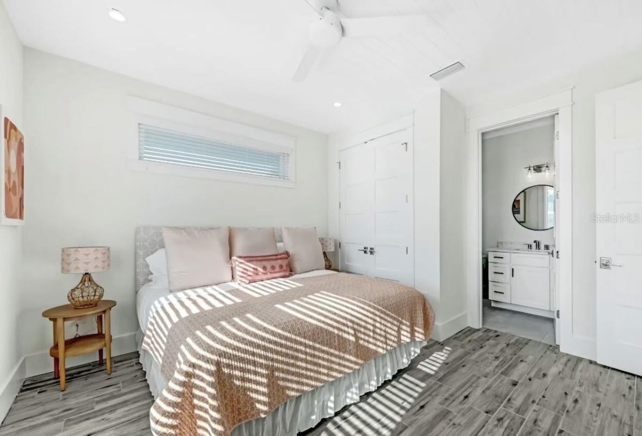 2403 Avenue C, Bradenton Beach, FL 34217 Photo