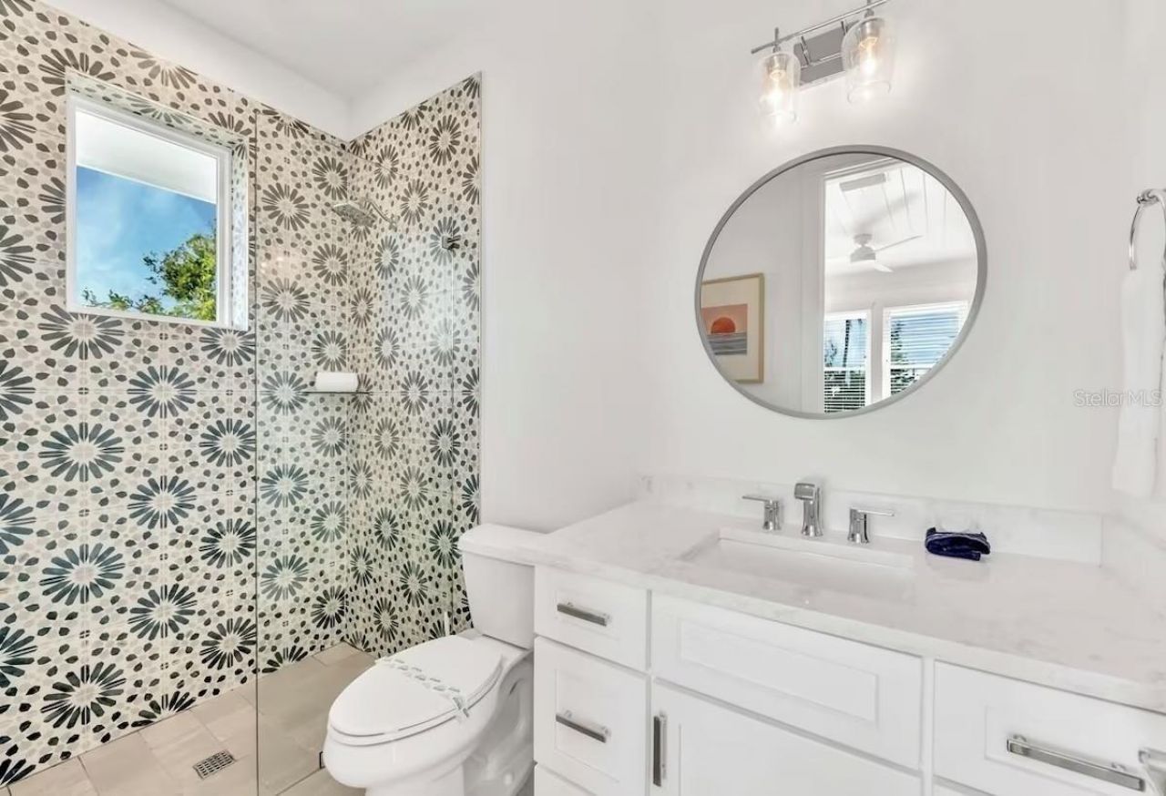 2403 Avenue C, Bradenton Beach, FL 34217 Photo