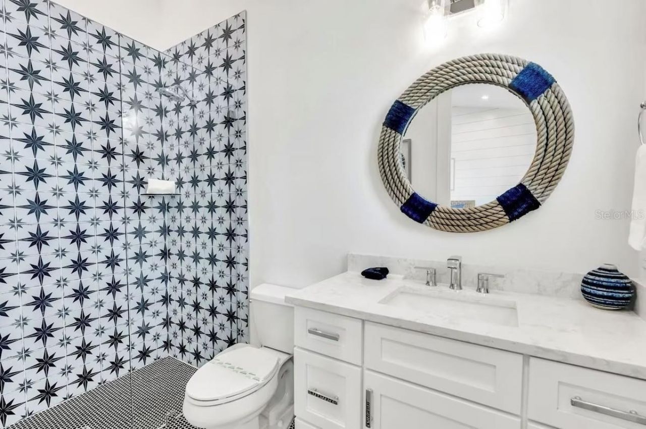 2403 Avenue C, Bradenton Beach, FL 34217 Photo