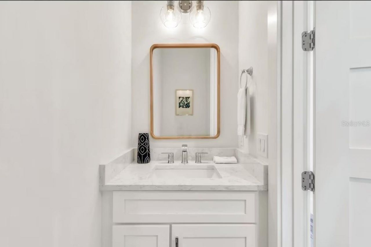 2403 Avenue C, Bradenton Beach, FL 34217 Photo