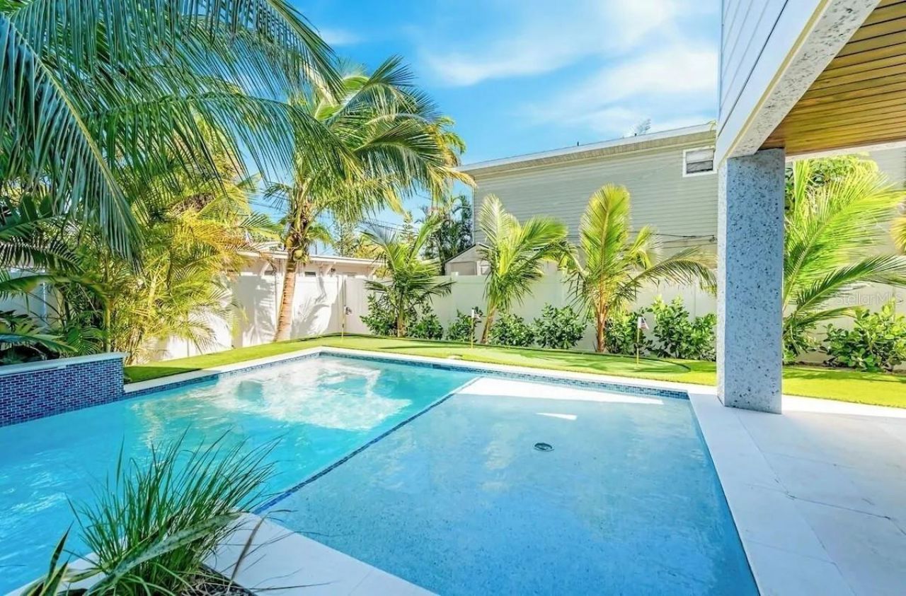 2403 Avenue C, Bradenton Beach, FL 34217 Photo