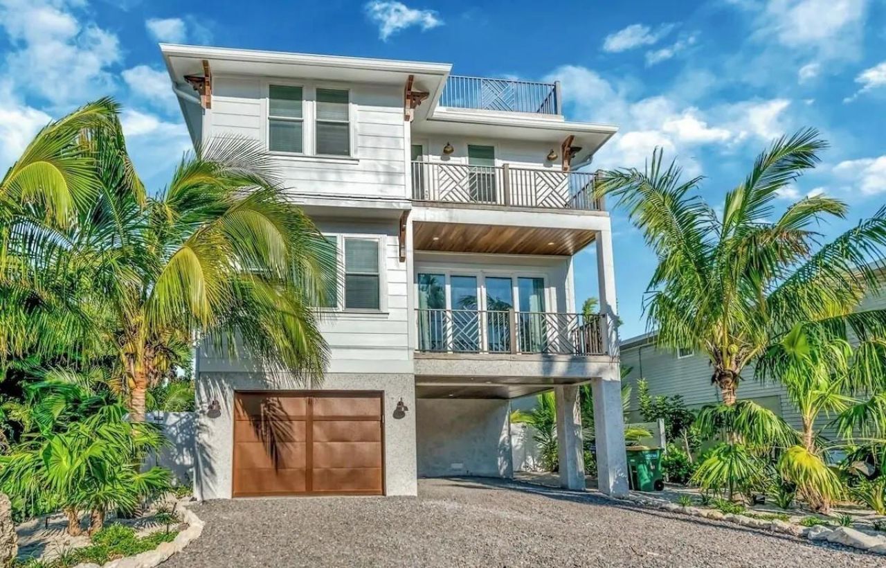 2403 Avenue C, Bradenton Beach, FL 34217 Photo