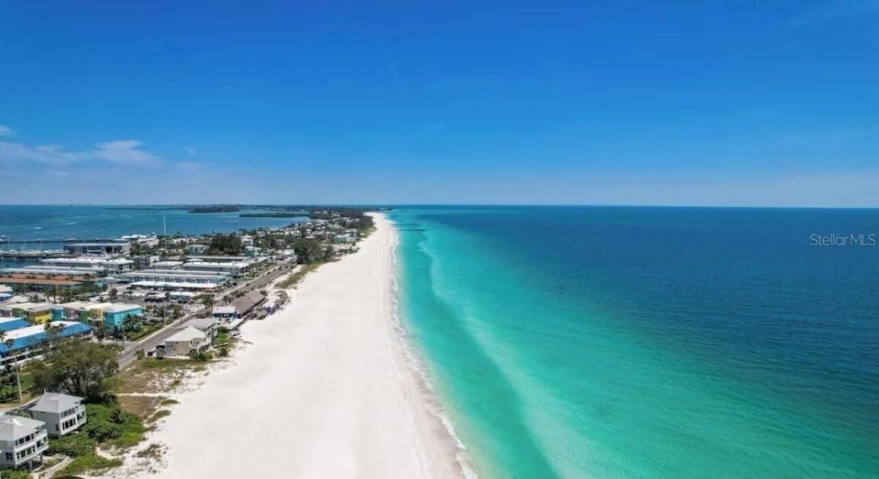 2403 Avenue C, Bradenton Beach, FL 34217 Photo