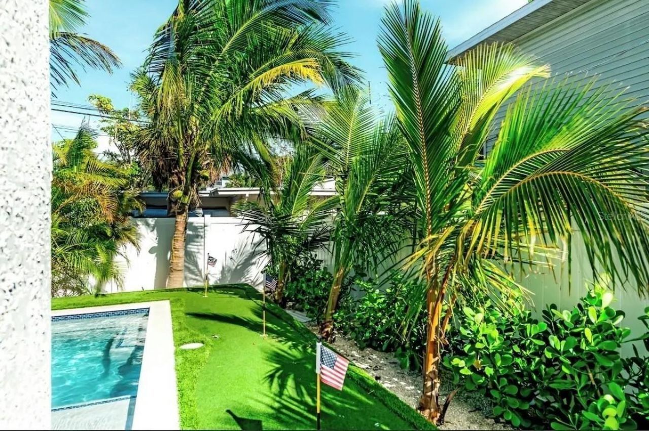 2403 Avenue C, Bradenton Beach, FL 34217 Photo