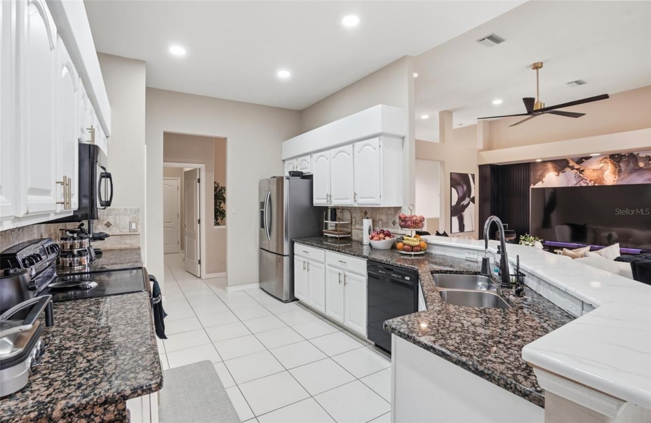 7215 Coachlight Street, Sarasota, FL 34243 Photo