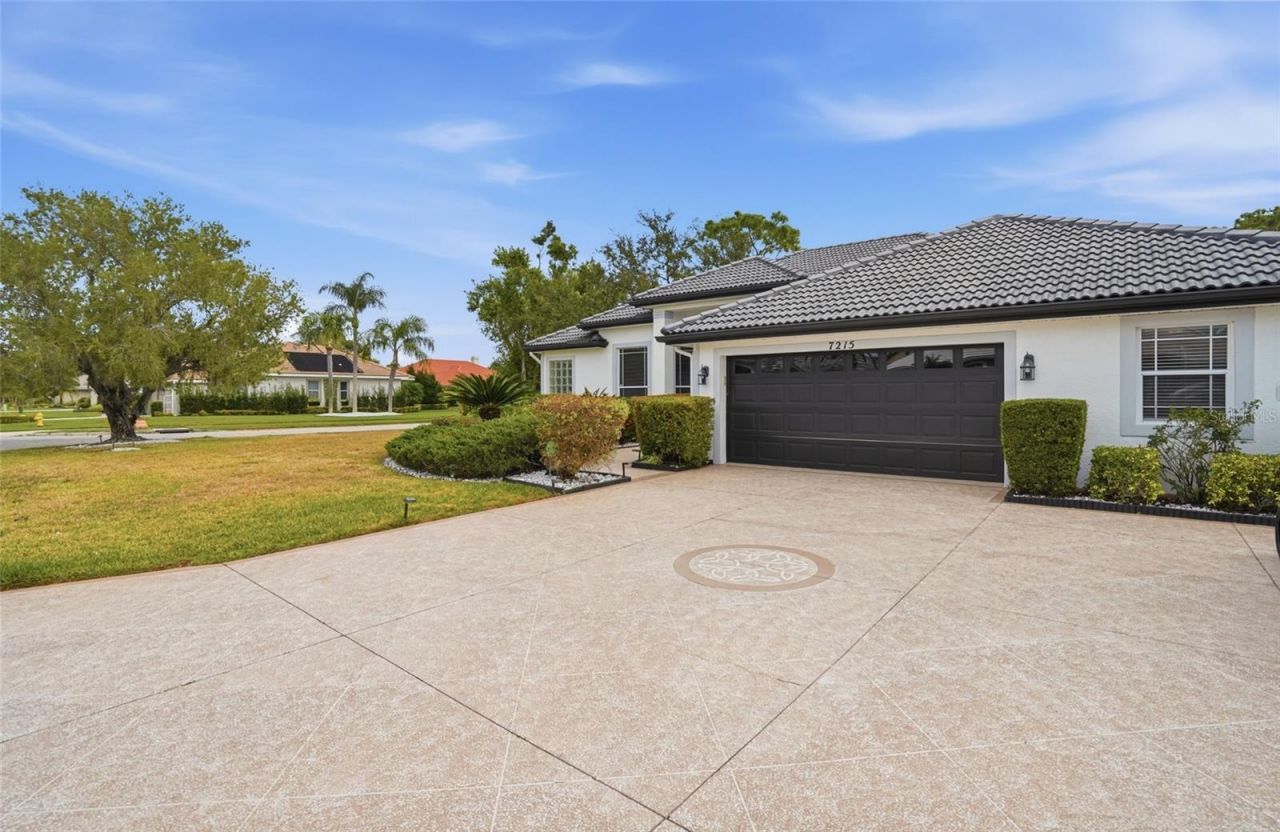 7215 Coachlight Street, Sarasota, FL 34243 Photo