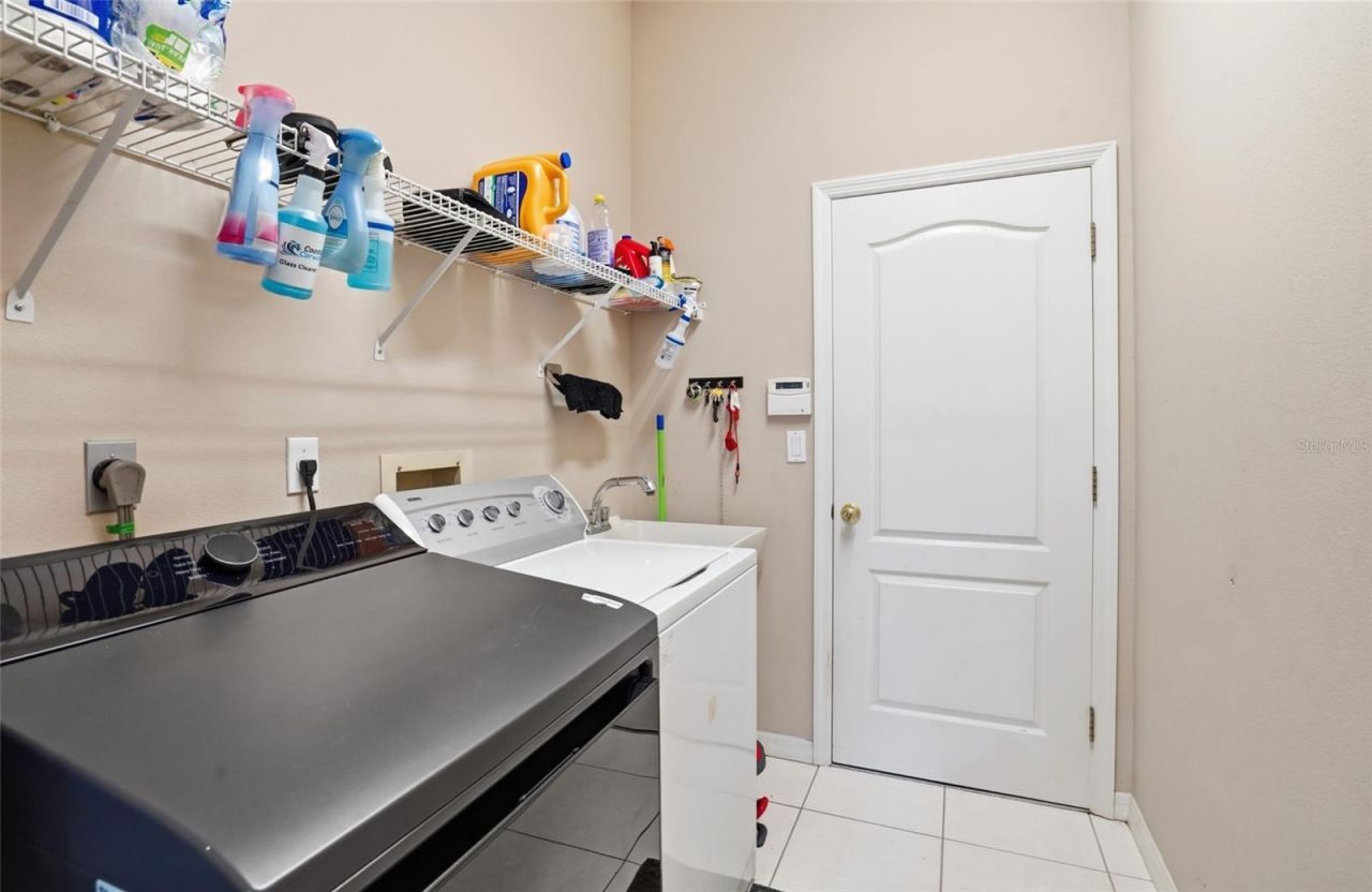 7215 Coachlight Street, Sarasota, FL 34243 Photo