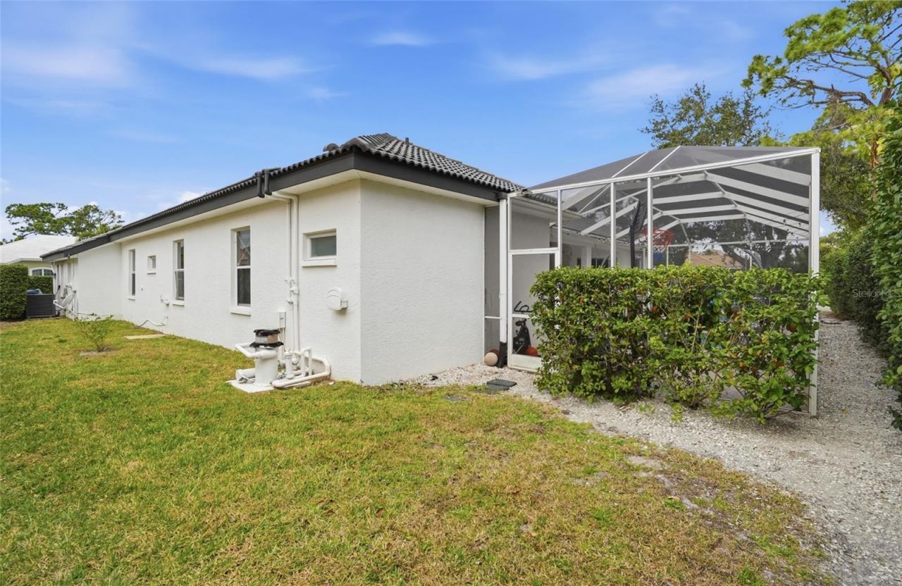 7215 Coachlight Street, Sarasota, FL 34243 Photo