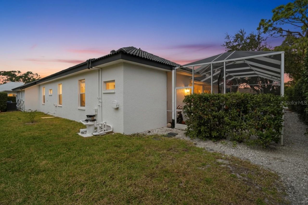 7215 Coachlight Street, Sarasota, FL 34243 Photo