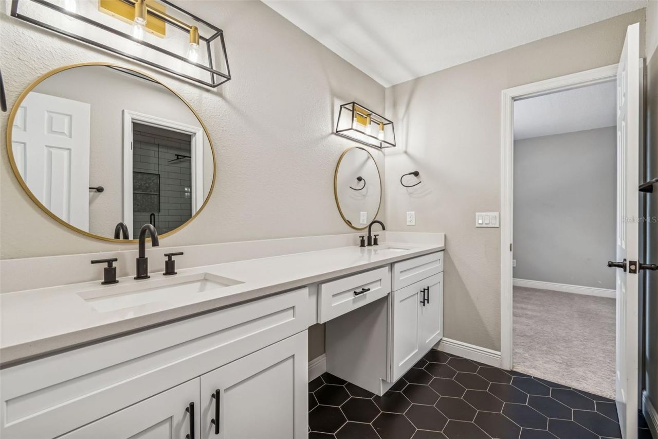 4323 Honey Vista Circle, Tampa, FL 33624 Photo