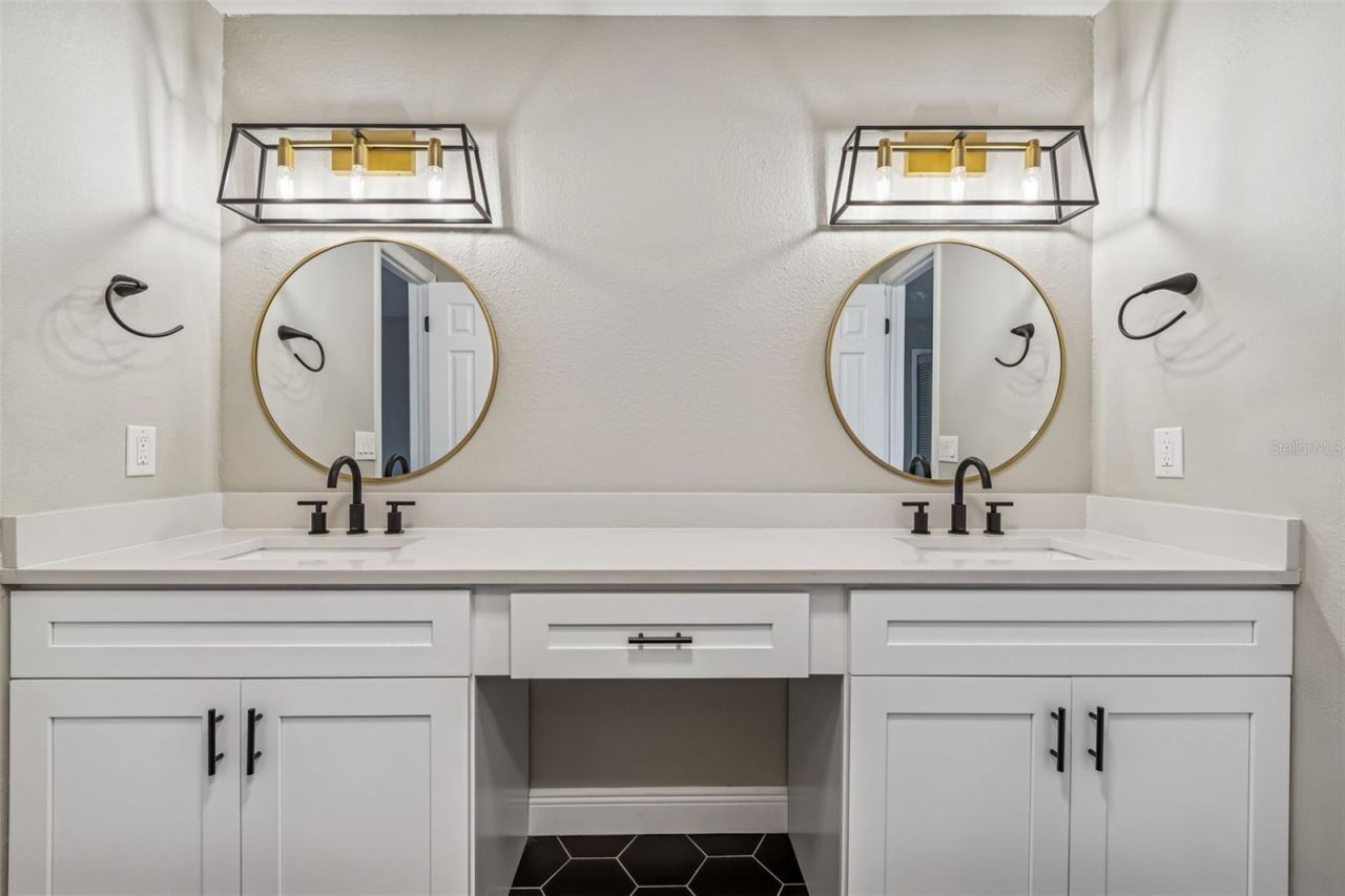 4323 Honey Vista Circle, Tampa, FL 33624 Photo