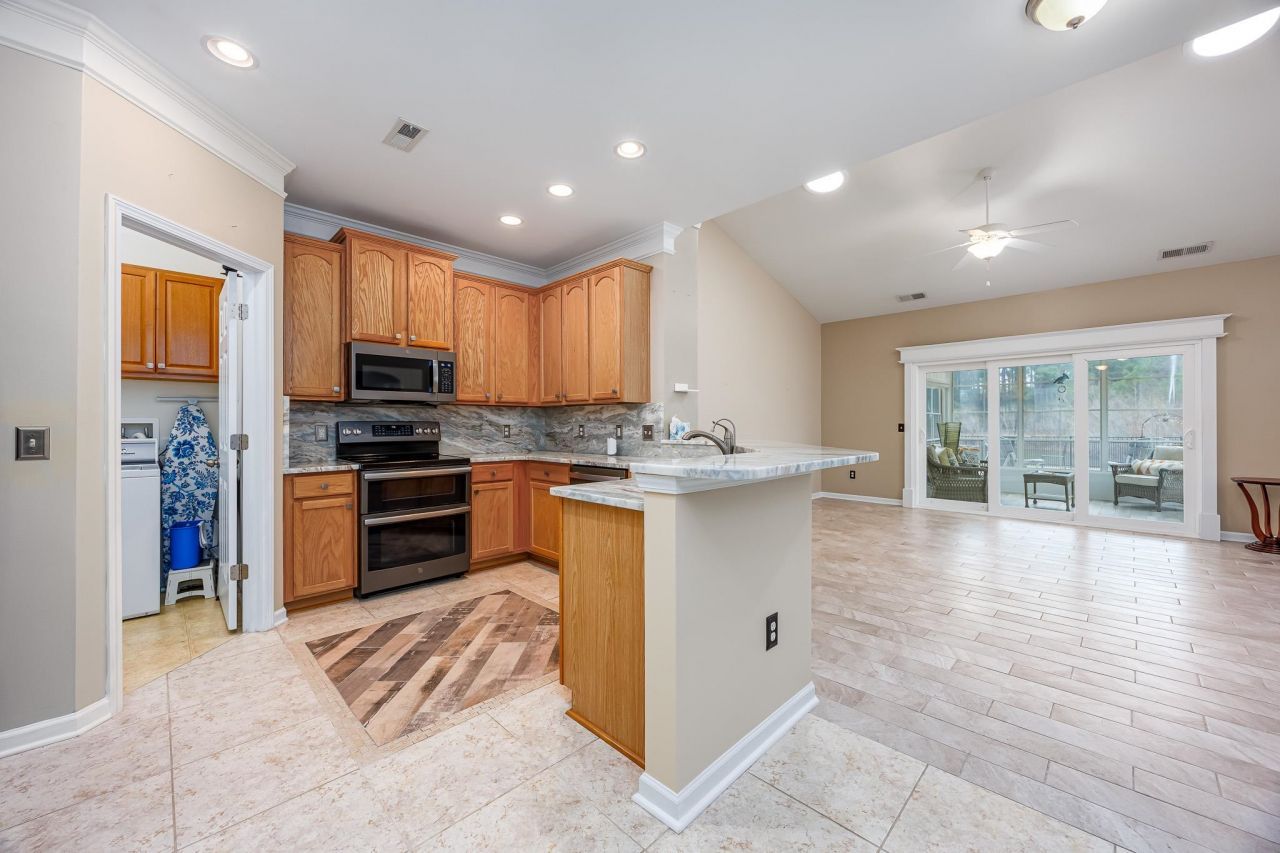 112 Barons Bluff Dr.  Photo 8