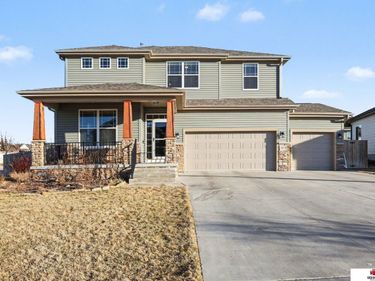 8937 Trader Court, Lincoln, NE 68507